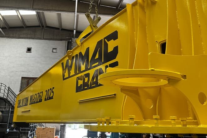 Jib crane boom arm, reinforced, with a built-in trolley track