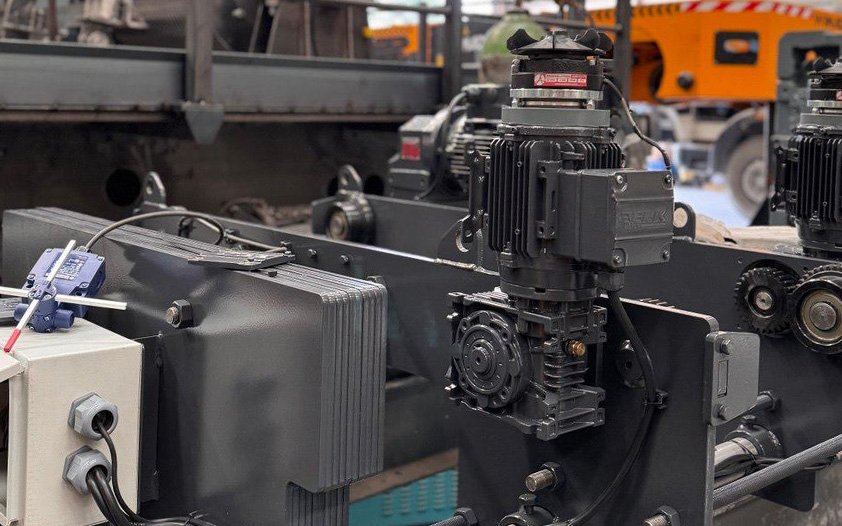 Turkish-built Wimac crane for Egypt, its single main bridge girder carrying hoist and trolley